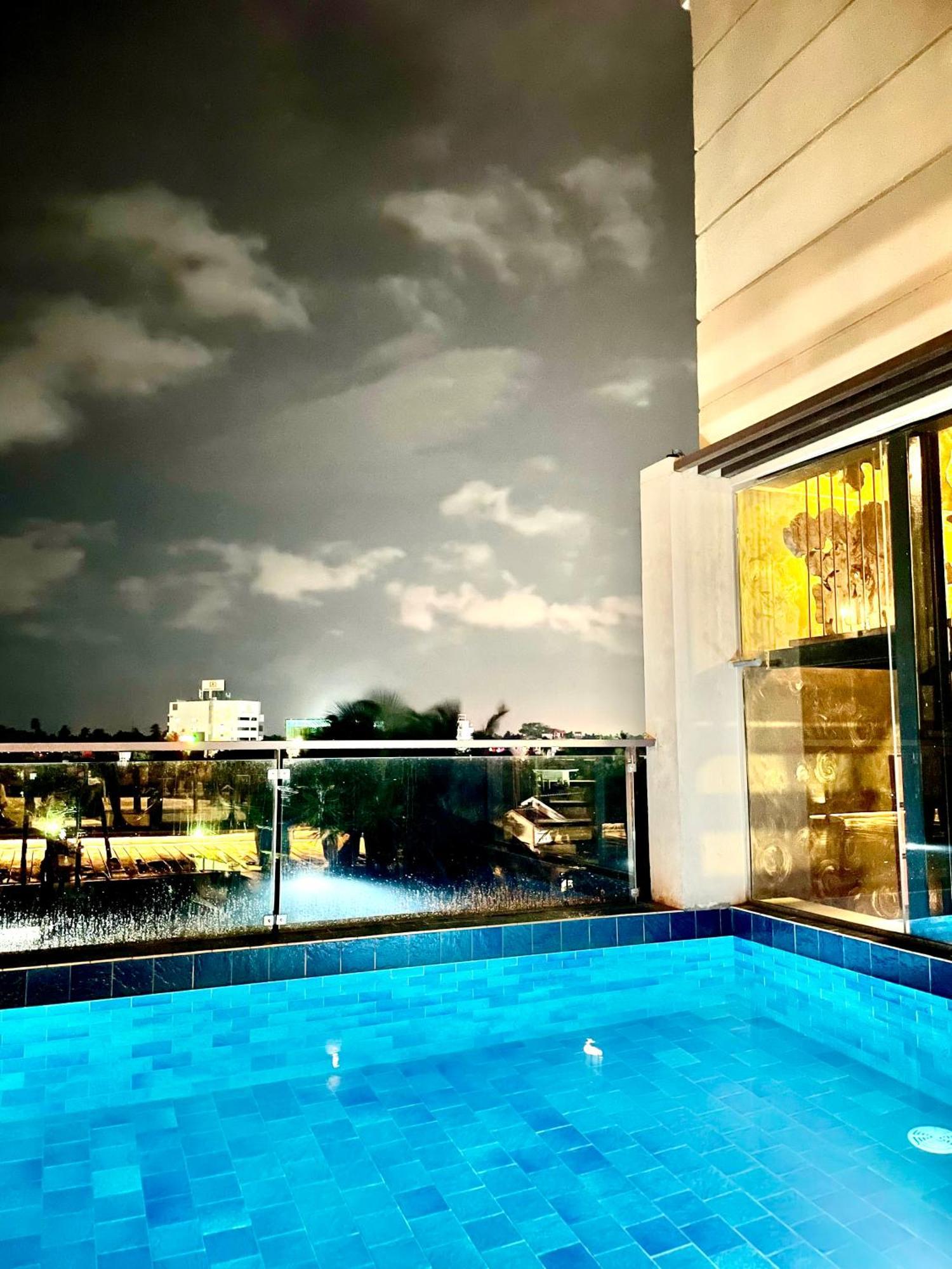 Penton45 - Luxury Penthouse Apartment Negombo Extérieur photo